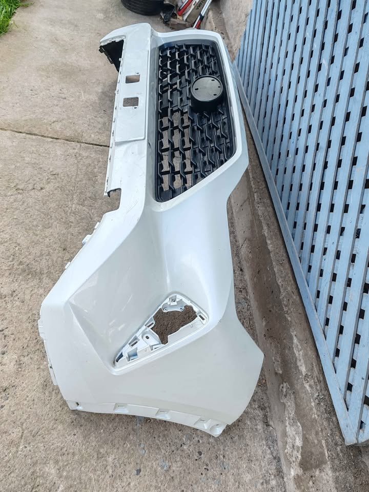 Parachoque delantero Toyota Yaris Cross 2024 - 2026 - Imagen 4