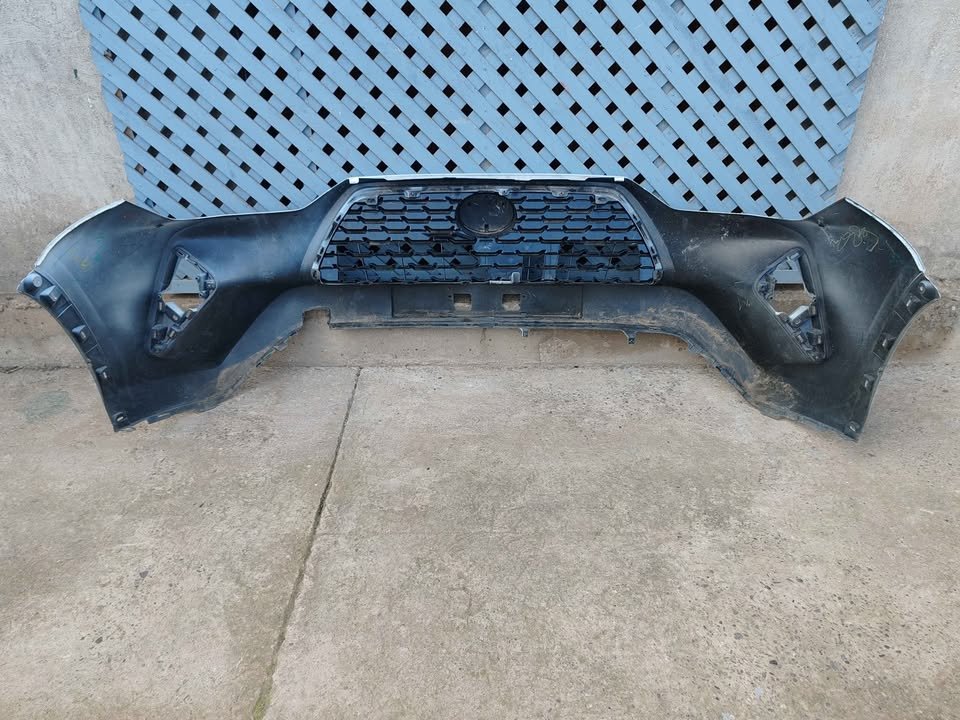 Parachoque delantero Toyota Yaris Cross 2024 - 2026 - Imagen 9