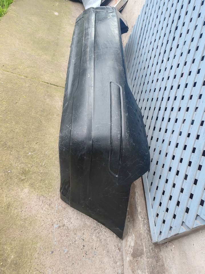 Parachoque trasero Nissan Tiida 2010 - 2015 - Imagen 4