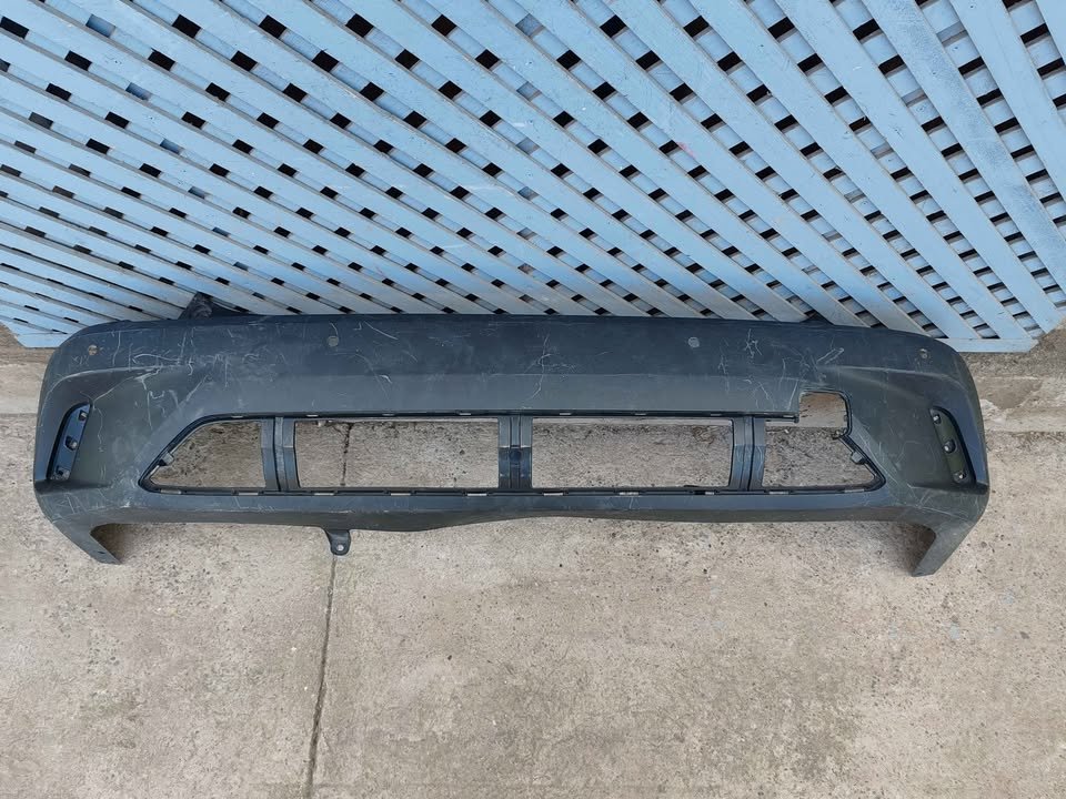 Parachoque trasero Toyota Corolla Cross 2021 - 2025 (III)