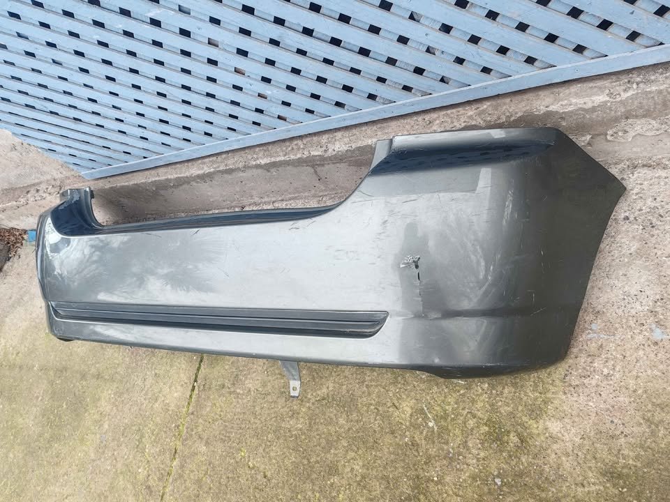 Parachoque trasero Toyota Corolla Sport 2005 - 2007 - Imagen 4