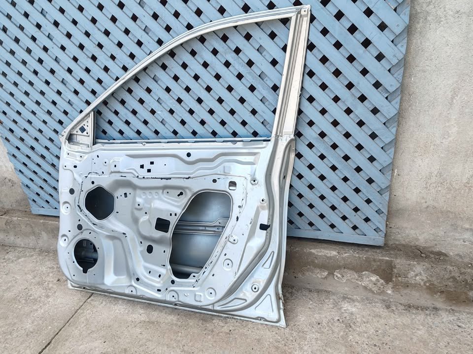 Puerta delantera derecha Nissan Xtrail 2016 - 2023 - Imagen 9