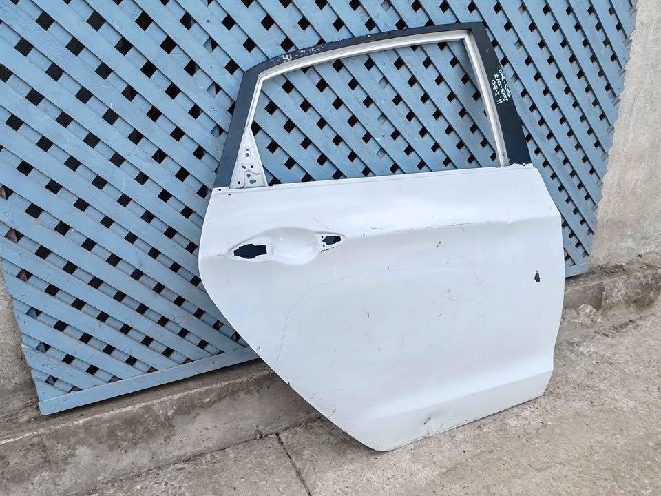 Puerta trasera derecha Hyundai i30 2013 - 2017 - Imagen 5