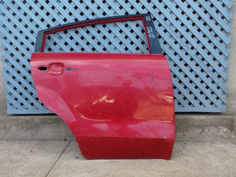 Puerta trasera derecha Kia Rio 4 2012 - 2017 - Imagen 2