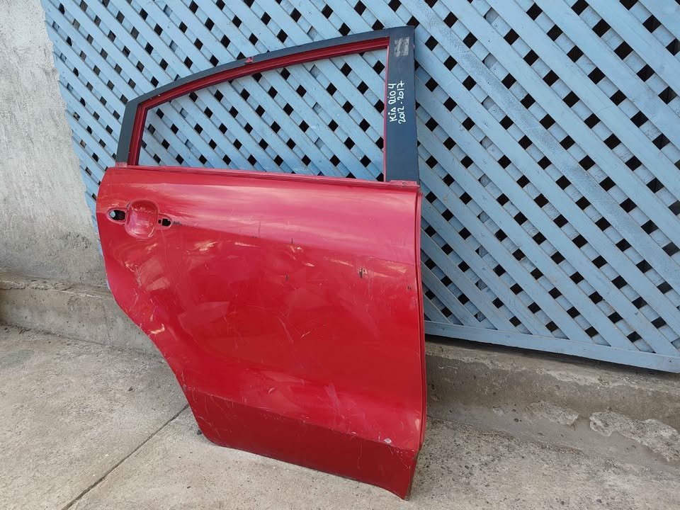 Puerta trasera derecha Kia Rio 4 2012 - 2017 - Imagen 3