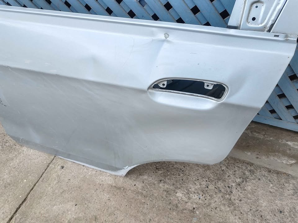 Puerta trasera izquierda Chevrolet Sail 2011 - 2016 - Imagen 5