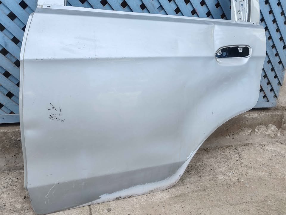 Puerta trasera izquierda Chevrolet Sail 2011 - 2016 - Imagen 6