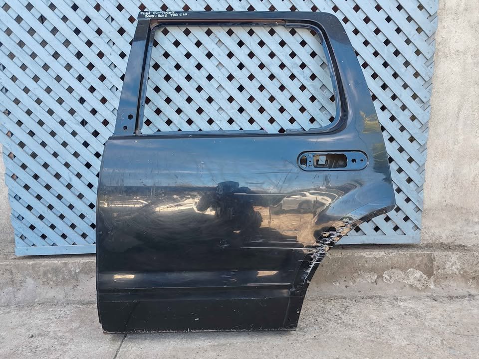 Puerta trasera izquierda Ford Explorer 2005 - 2010