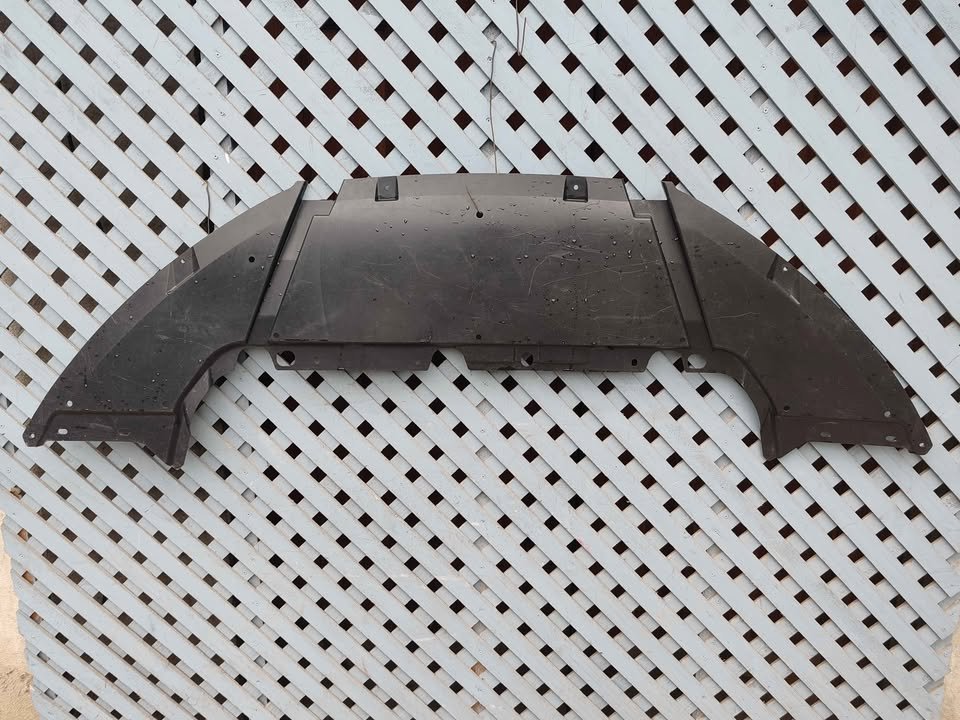 Cubre motor inferior Ford Focus 2012 - 2015
