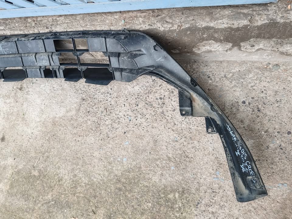 Mataperro o parachoque delantero inferior Toyota Yaris Cross 2024 - 2026 (II) - Imagen 7