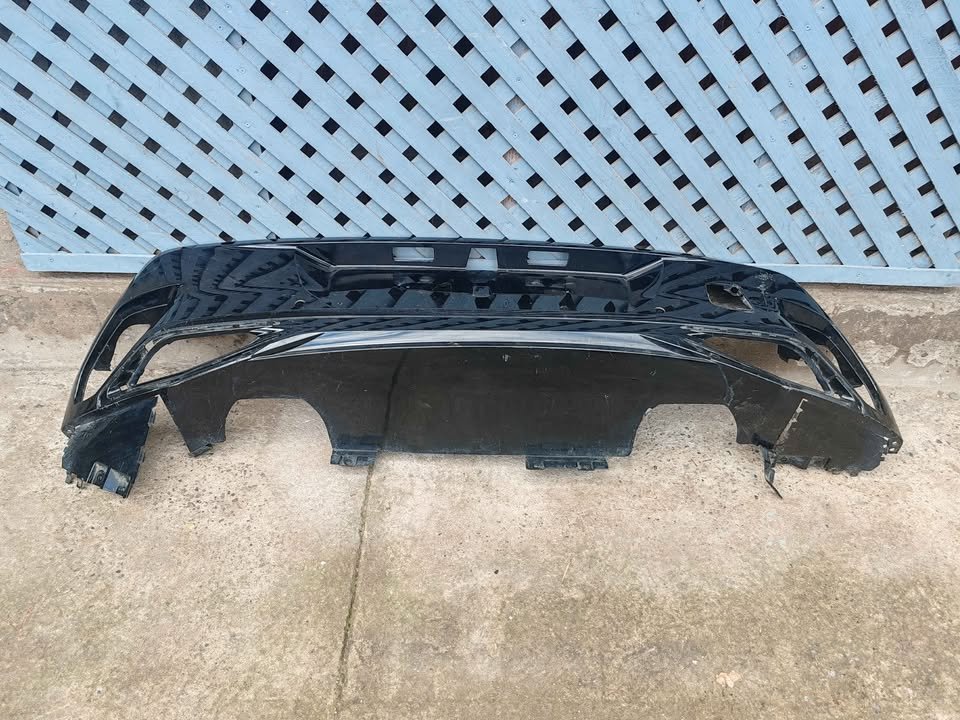 Moldura de parachoque trasero central Peugeot 308 2022 - 2026 - Imagen 2