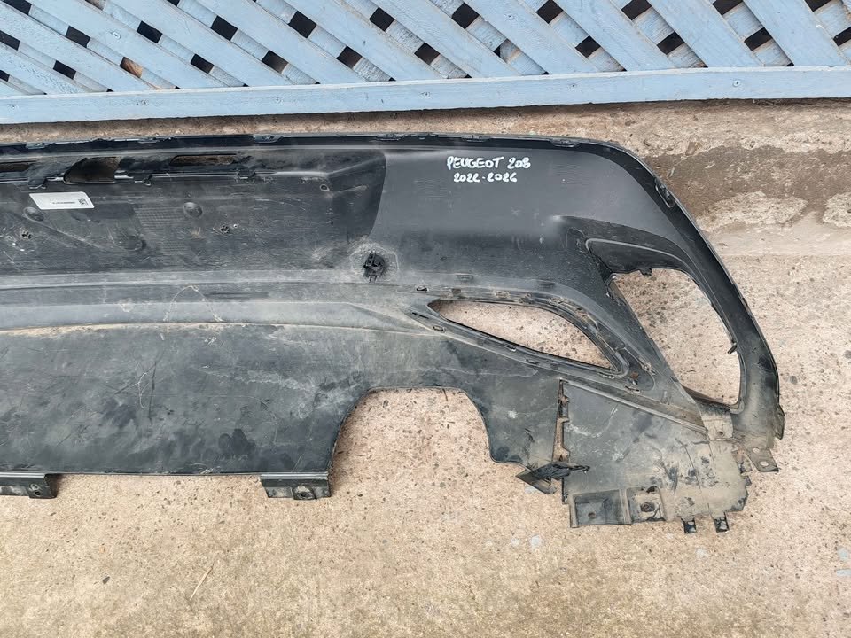 Moldura de parachoque trasero central Peugeot 308 2022 - 2026 - Imagen 8