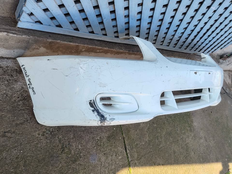 Parachoque delantero Hyundai Accent 2000 - 2002 - Imagen 3