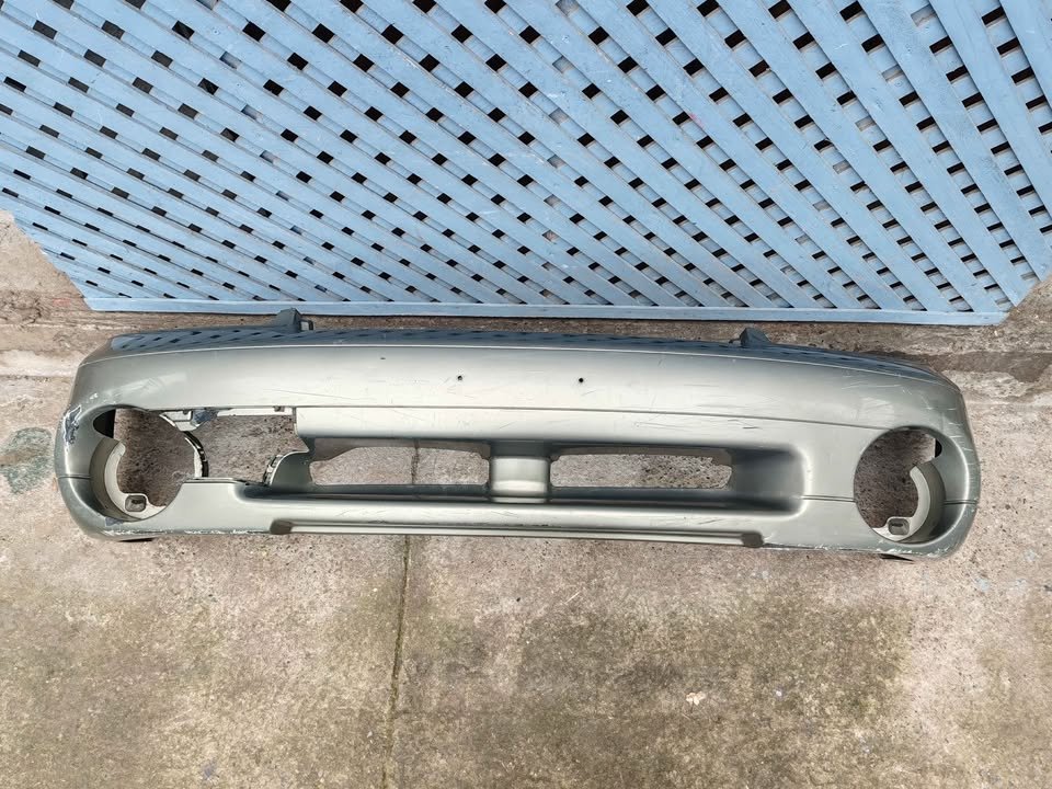 Parachoque delantero Subaru Outback 2000 - 2002 (II)