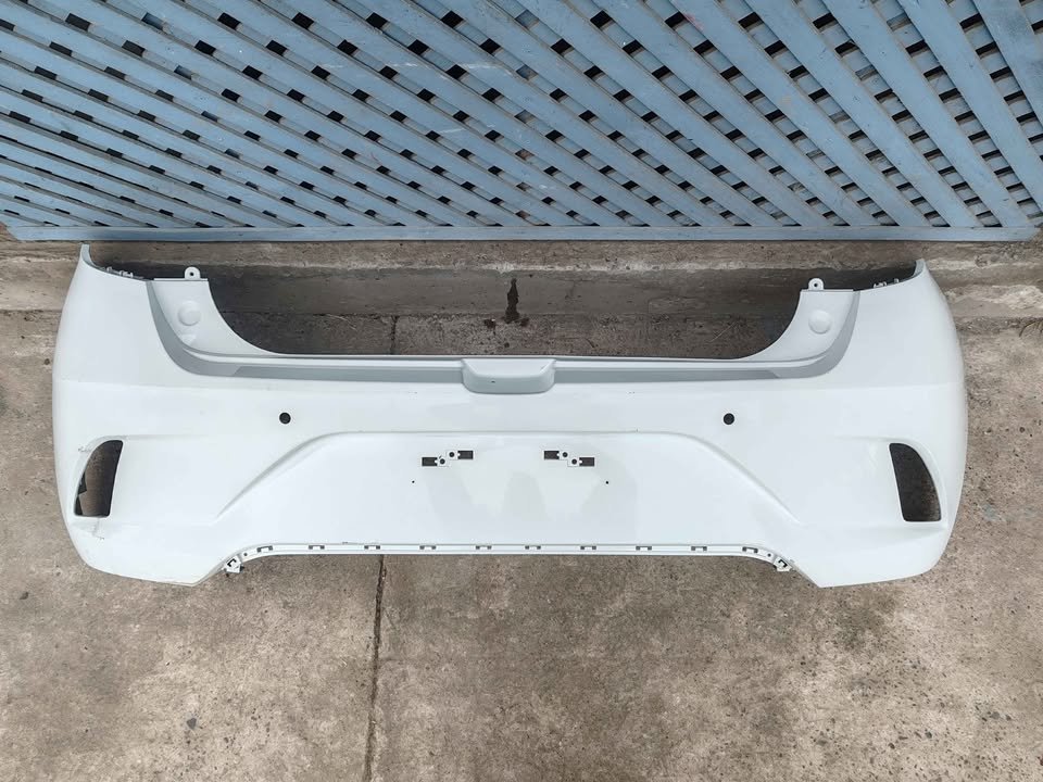 Parachoque trasero Hyundai Grand i10 HB 2021 - 2025