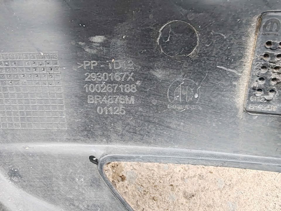 Parachoque trasero Jeep Renegande 2024 - 2025 - Imagen 9