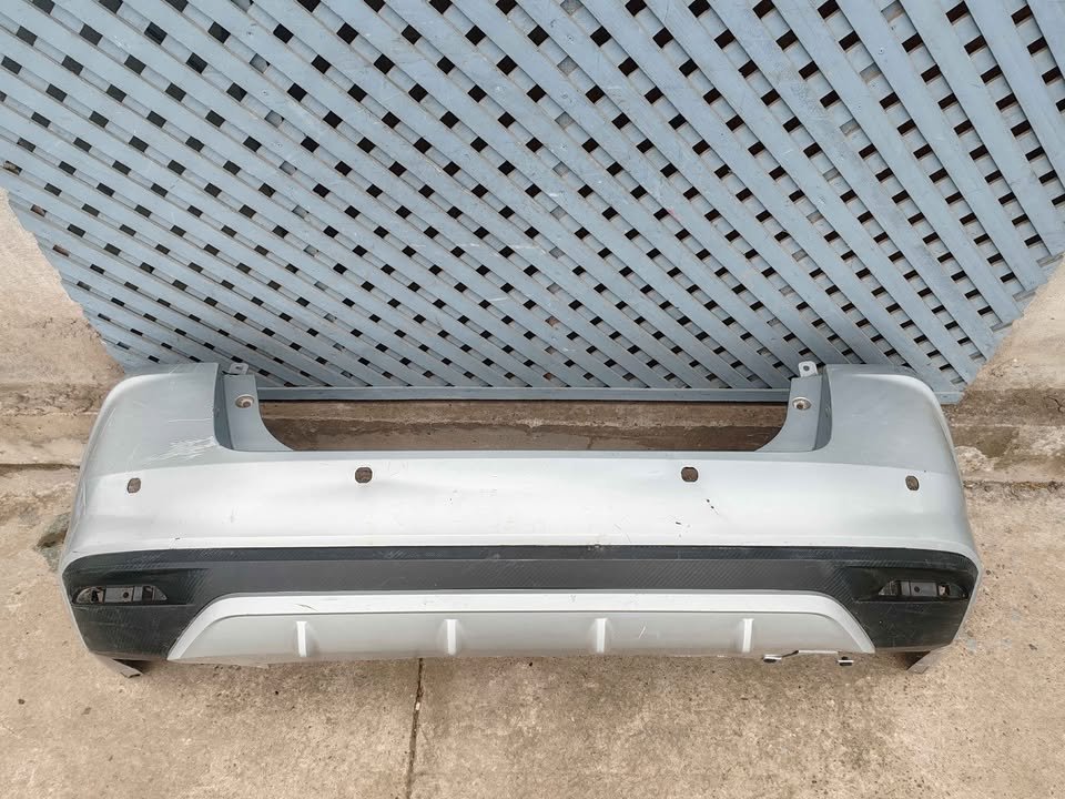 Parachoque trasero Nissan Versa 2020 - 2024