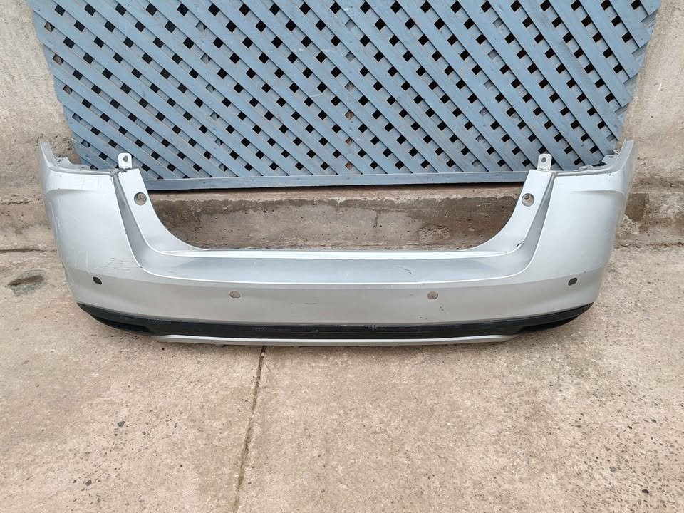 Parachoque trasero Nissan Versa 2020 - 2024 - Imagen 5