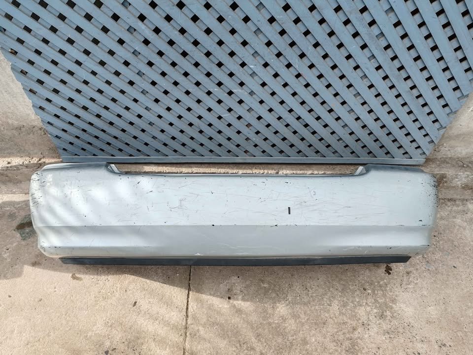 Parachoque trasero Toyota Corolla 2004 - 2008