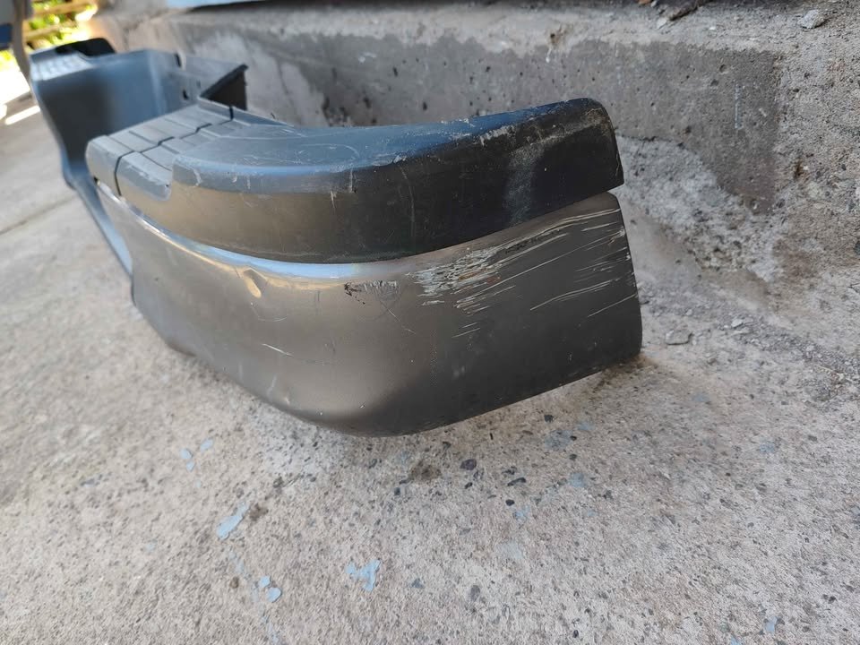 Parachoque trasero Toyota Hilux 2016 - 2022 - Imagen 6