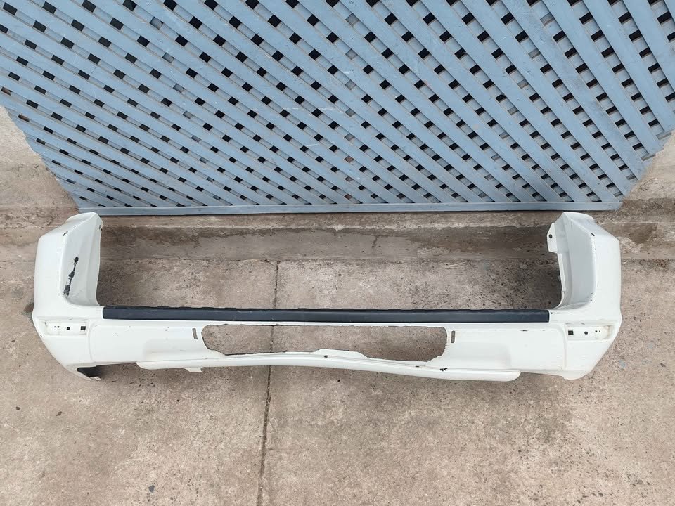 Parachoque trasero Toyota RAV 4 2010 - 2012