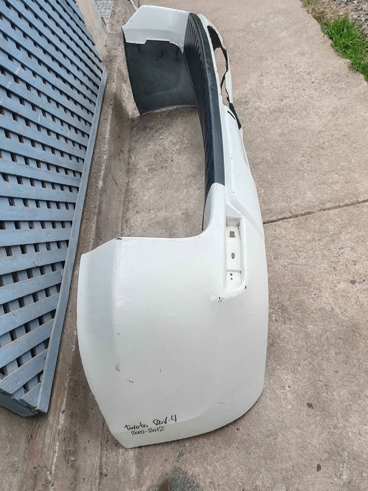 Parachoque trasero Toyota RAV 4 2010 - 2012 - Imagen 3
