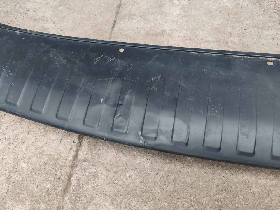 Parachoque trasero Toyota RAV 4 2010 - 2012 - Imagen 5