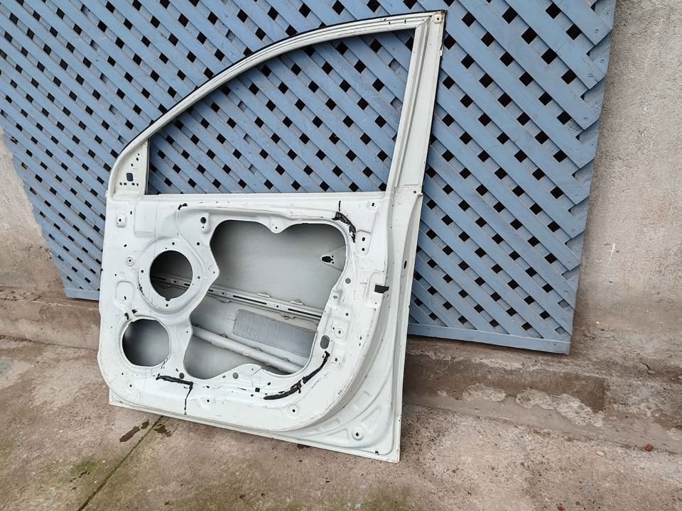 Puerta delantera derecha Hyundai Tucson 2011 - 2015 - Imagen 6