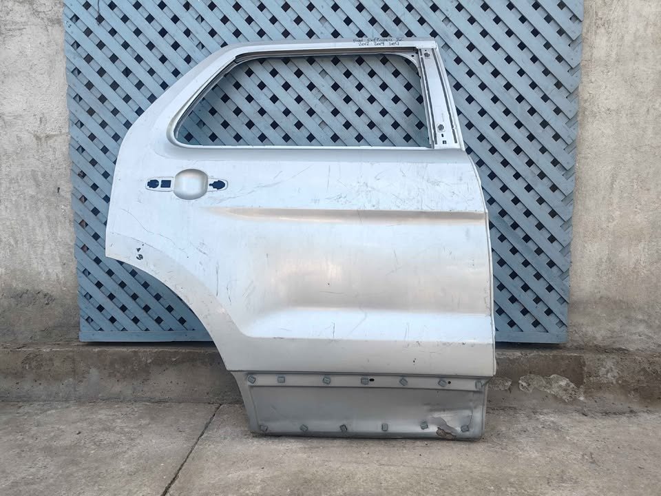 Puerta trasera derecha Ford Explorer 2012 - 2019 - Imagen 2