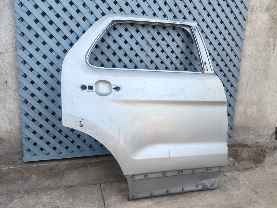 Puerta trasera derecha Ford Explorer 2012 - 2019 - Imagen 3
