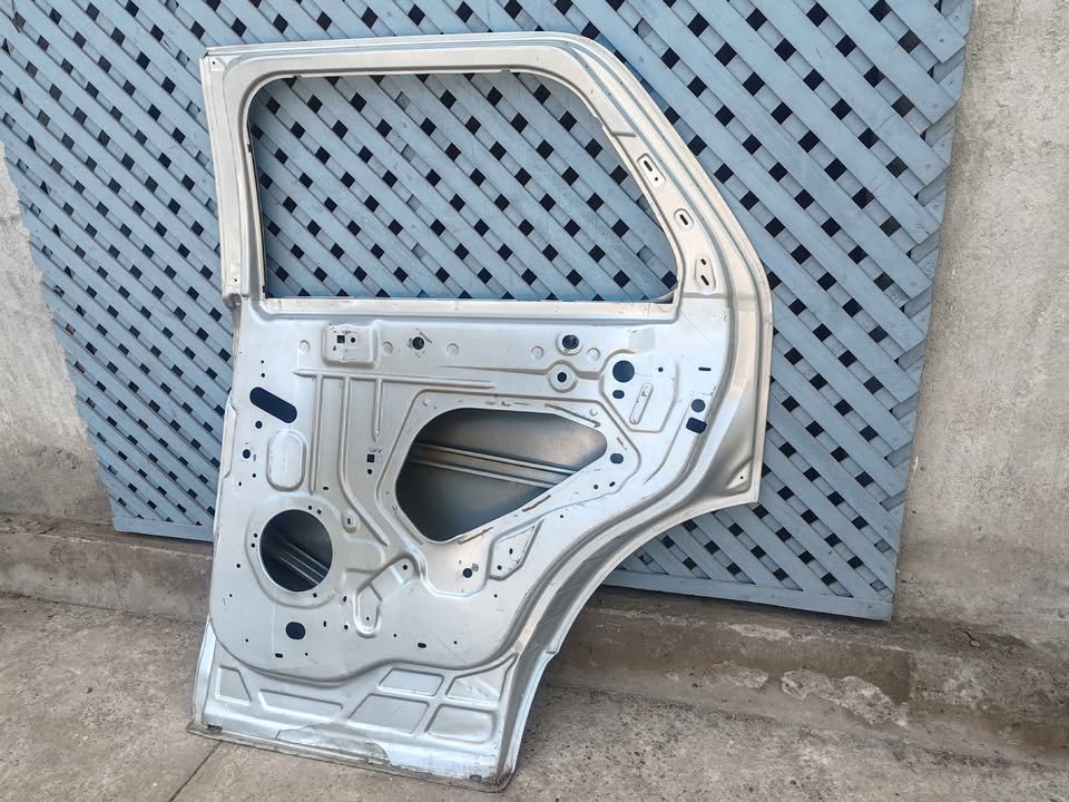 Puerta trasera derecha Ford Explorer 2012 - 2019 - Imagen 8