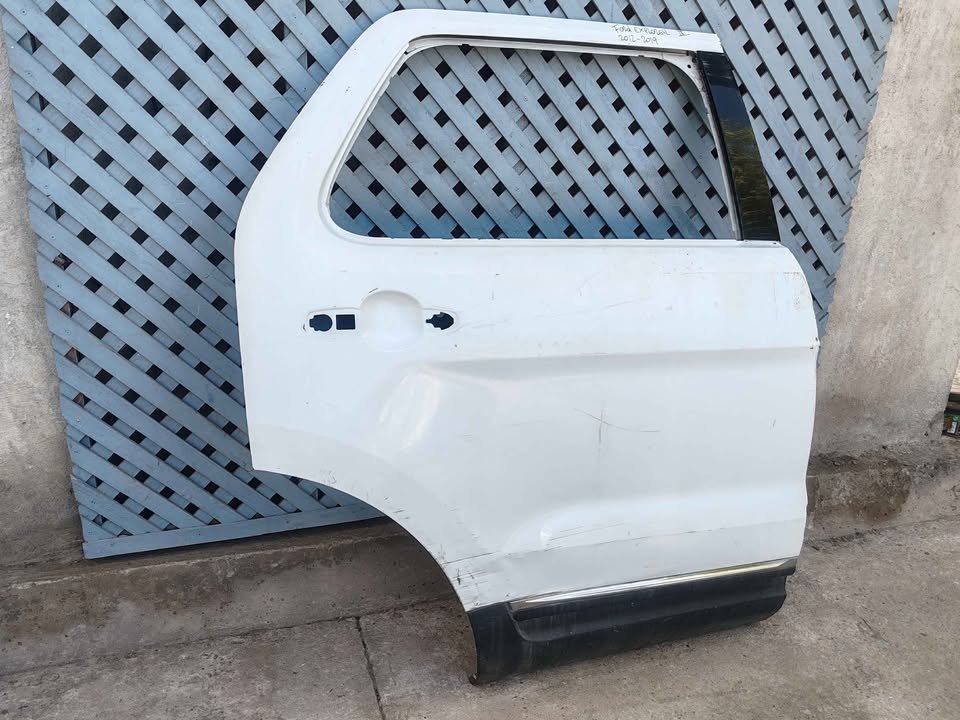 Puerta trasera derecha Ford Explorer 2012 - 2019 (III) - Imagen 3