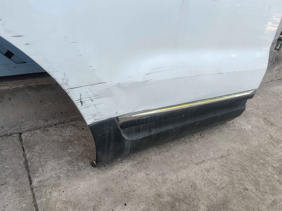 Puerta trasera derecha Ford Explorer 2012 - 2019 (III) - Imagen 4