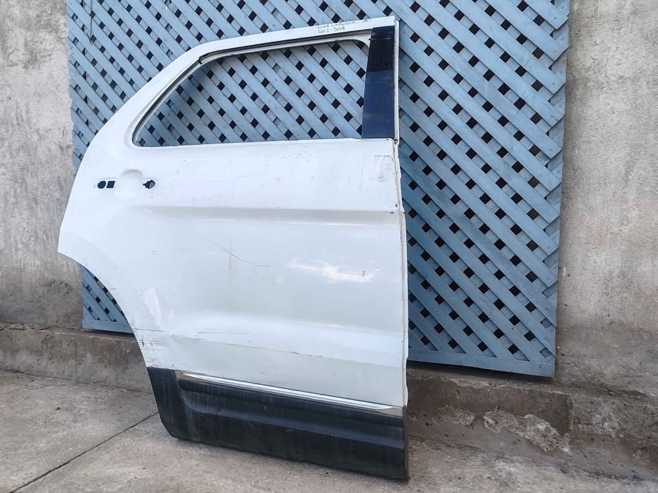 Puerta trasera derecha Ford Explorer 2012 - 2019 (III) - Imagen 5
