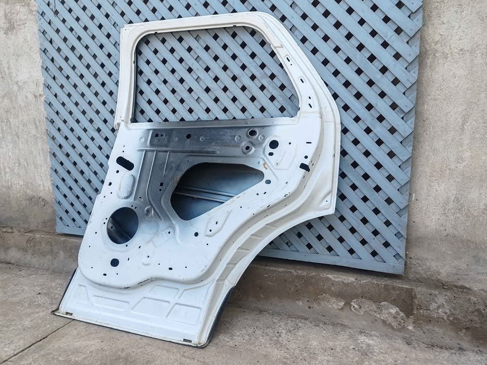 Puerta trasera derecha Ford Explorer 2012 - 2019 (III) - Imagen 8