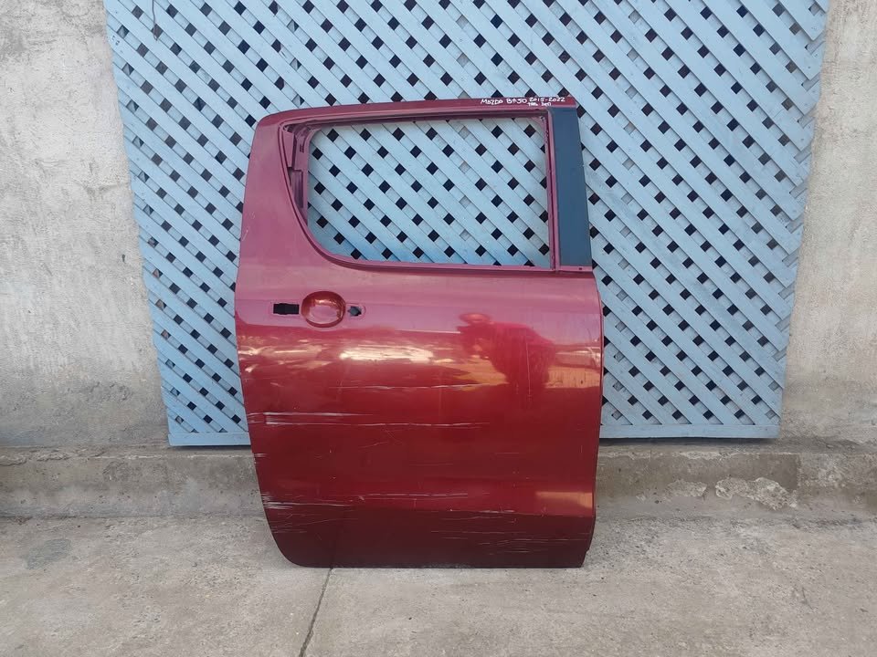 Puerta trasera derecha Mazda BT50 2016 - 2020