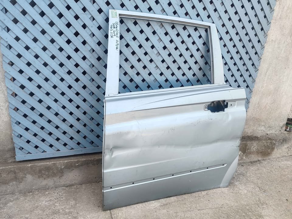 Puerta trasera izquierda Ssangyong Actyon 2008 - 2019 - Imagen 3